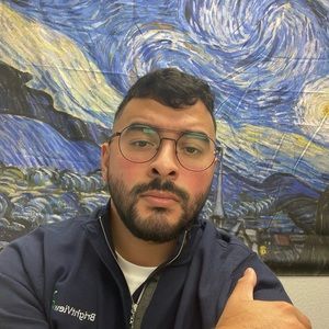 Meet your Posher, Efrain